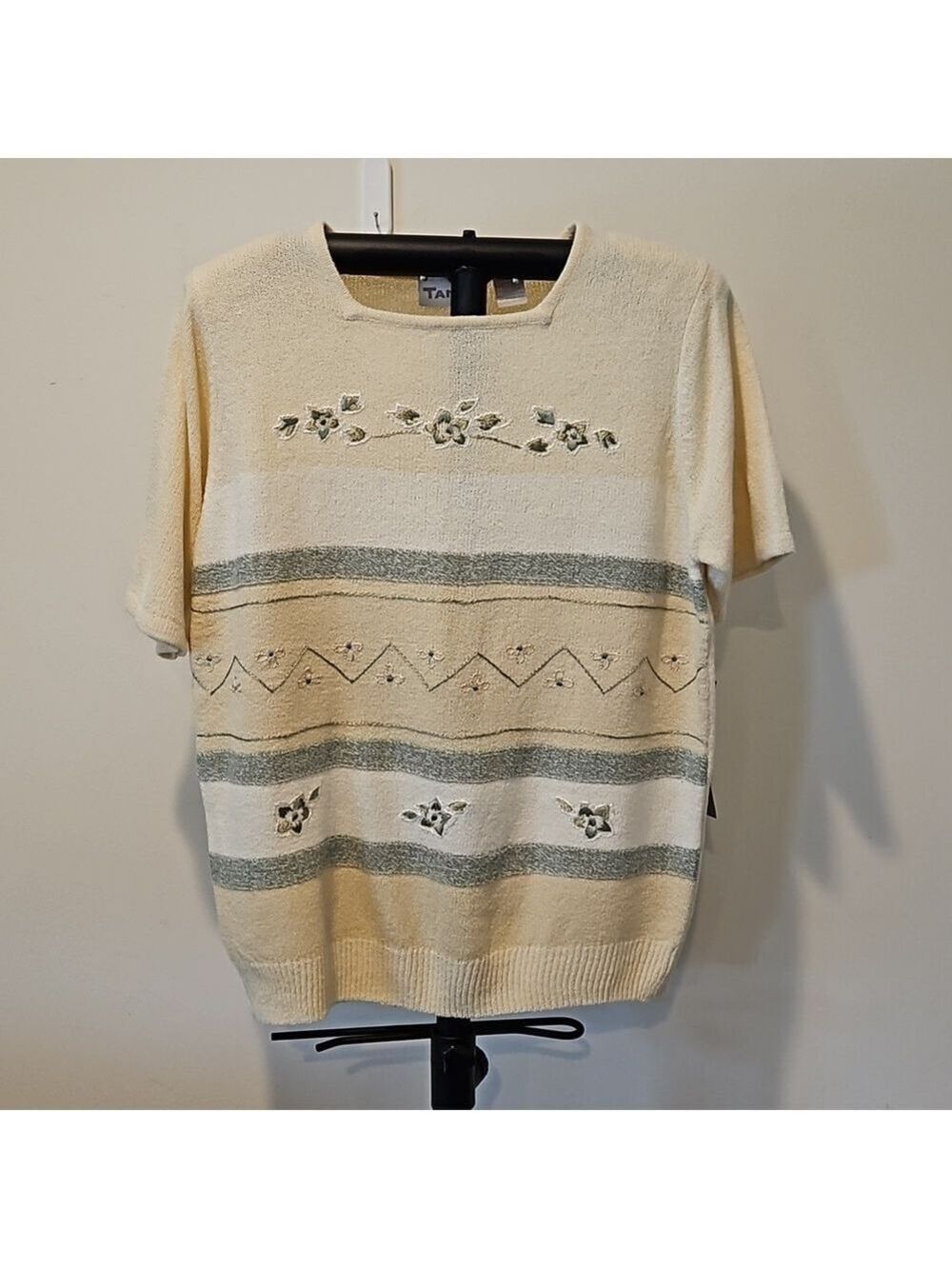 TANJAY VINTAGE WOMEN'S KNIT & EMBROIDERED FLORAL SHORT SLEEVED SWEATER SIZE MED